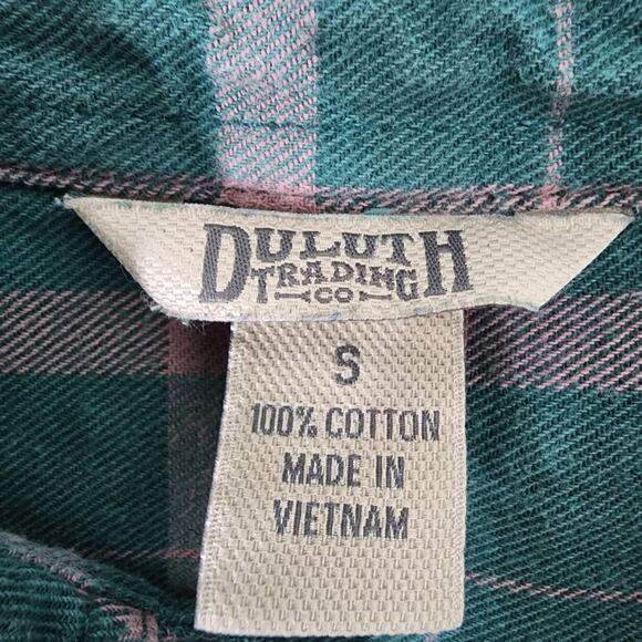 Duluth Trading Shirt Women’s Small Free Swinging Flannel Green Plaid Button Up - Picture 8 of 10
